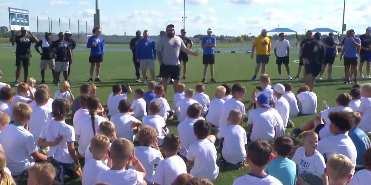 NFL SDSU alums return for JFPA Youth Camp [Video]