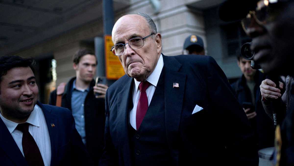 Giuliani declared bankruptcy but appears flush with cash. Creditors are angry about that [Video]