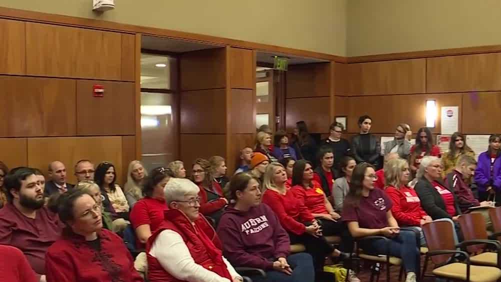 Advocates urge Auburn School Committee to raise wages [Video]