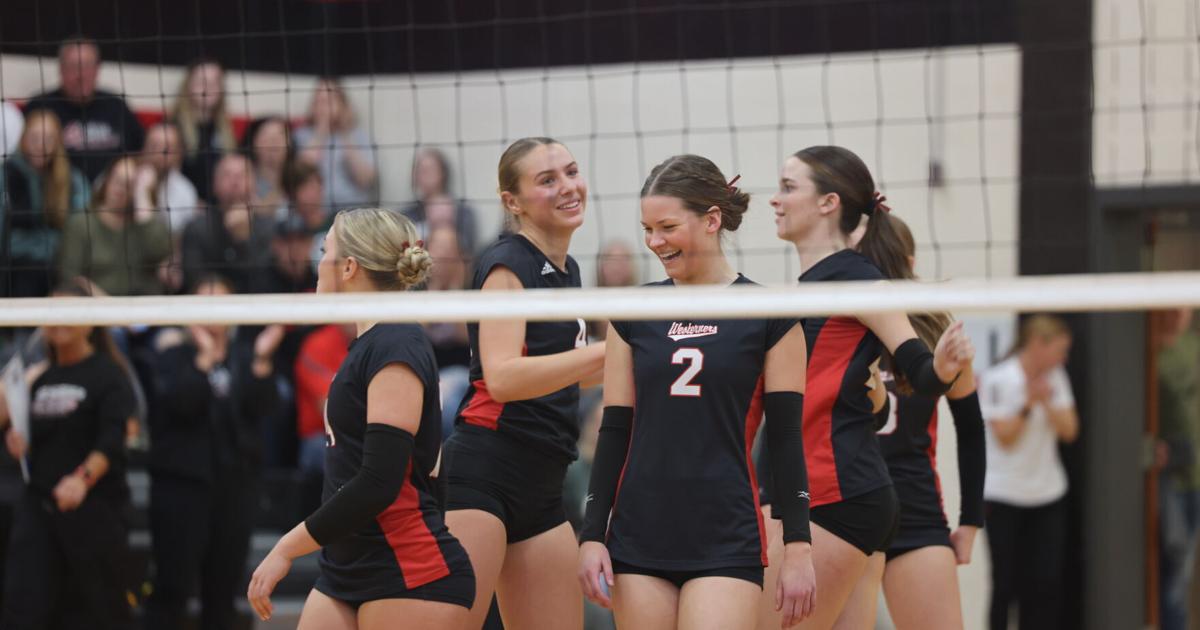 Akron-Westfield sweeps Trinity Christian in regional semis [Video]