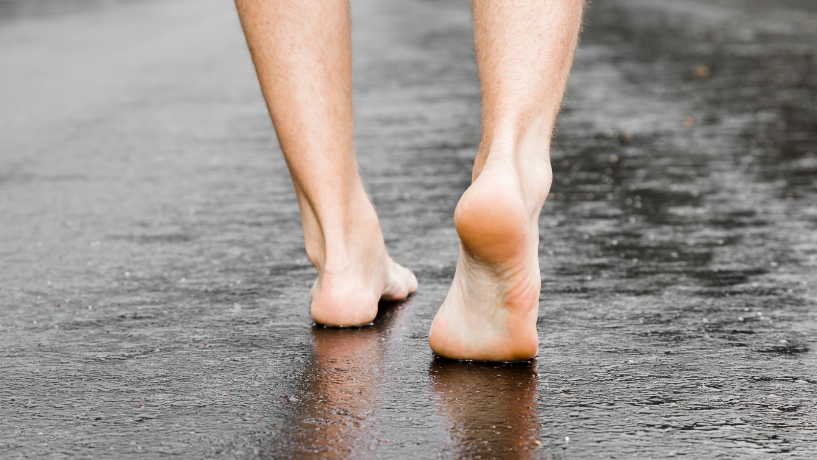 Barefoot Dutch Man Sets World Record Walking From LA To NYC [Video]