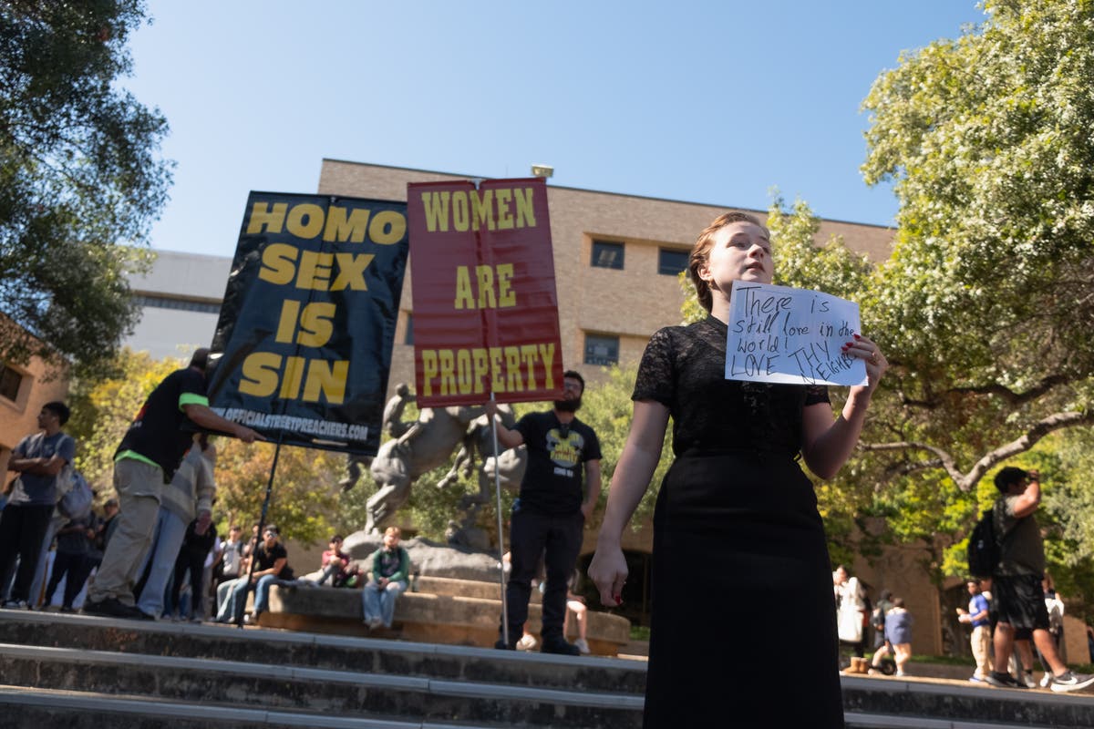 Texas campus in uproar as protesters hold signs declaring women are property on quad after Trump victory [Video]