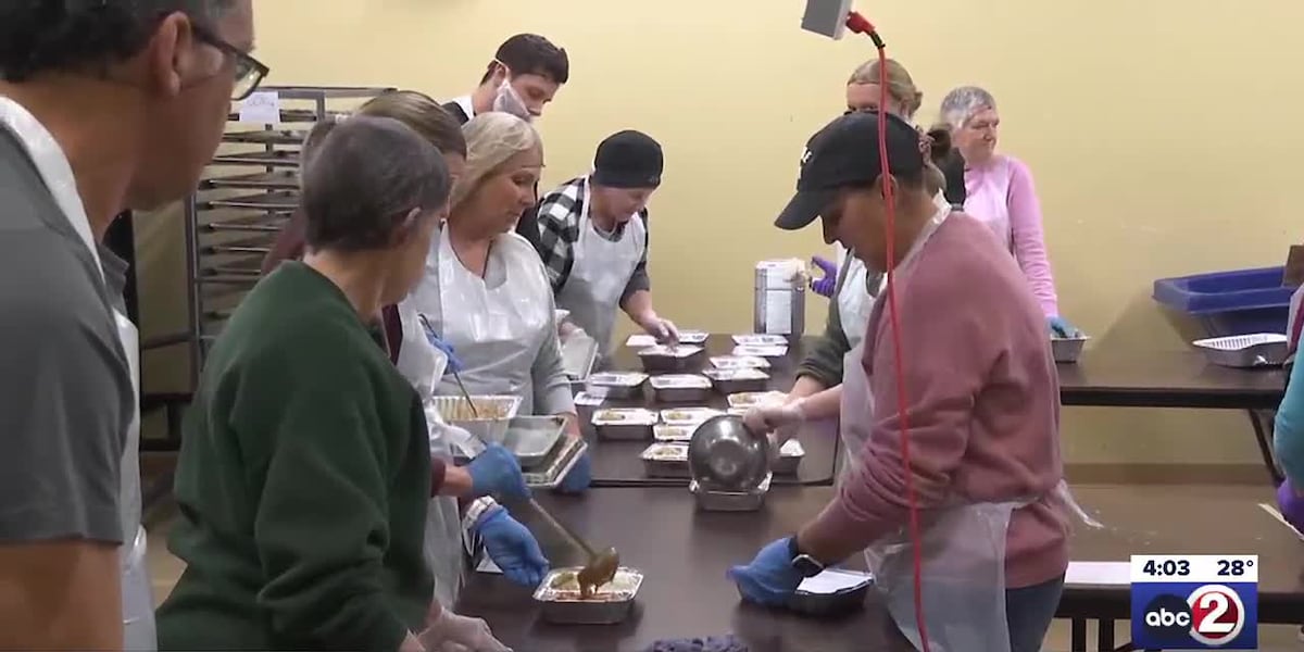 Cooking for ecumenical Thanksgiving dinner [Video]