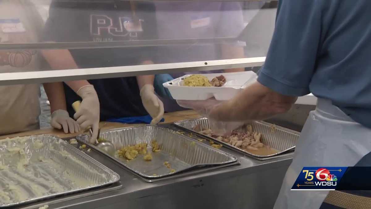 Aldersgate Methodist Church feeds over 1,000 people on Thanksgiving [Video]