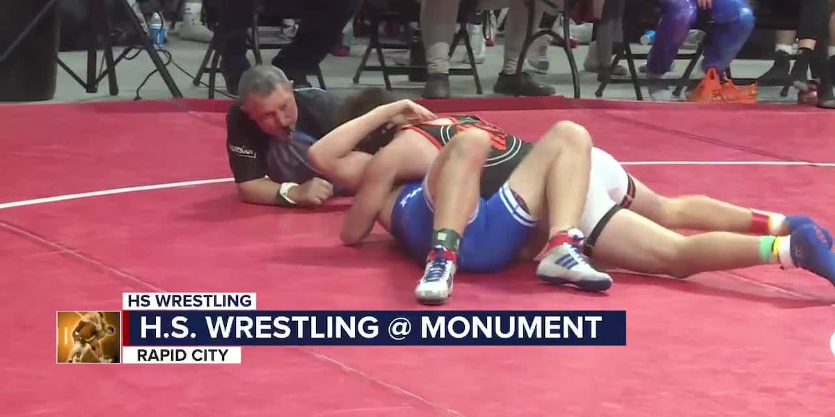 Busy night of wrestling at the Rapid City Invite [Video]