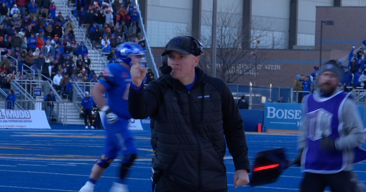 Boise States Spencer Danielson named Grant Teaff Coach of the Year [Video]