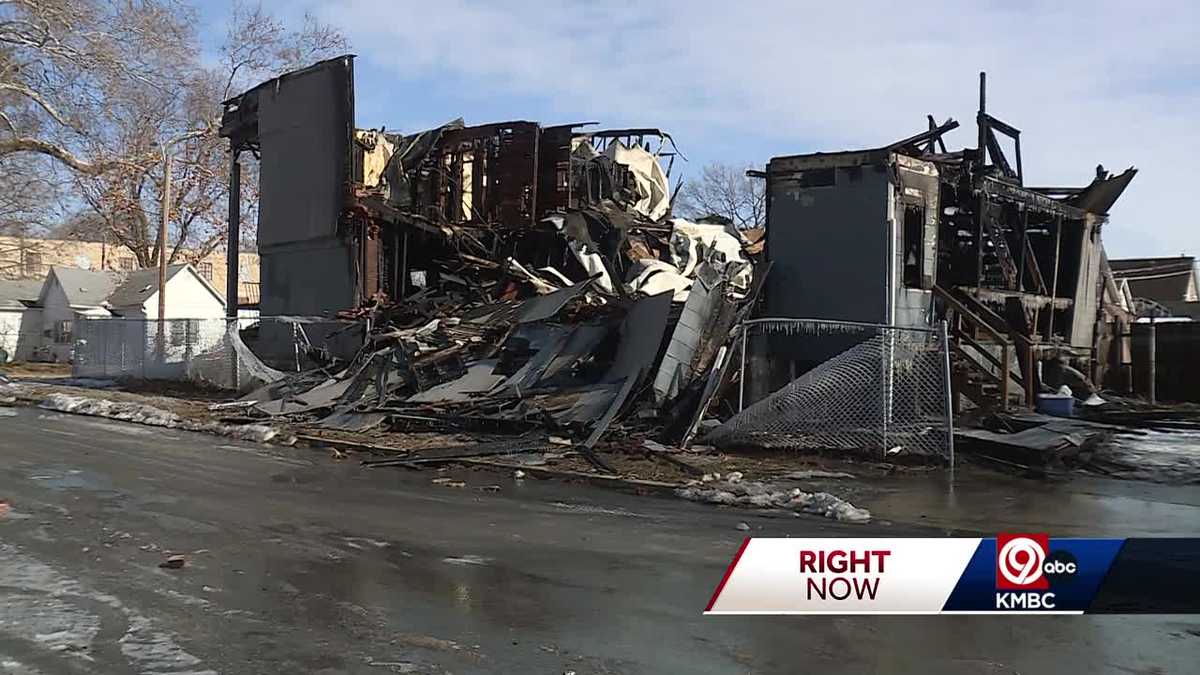 Kansas City fire crews battle cold; homeless people seek shelter [Video]