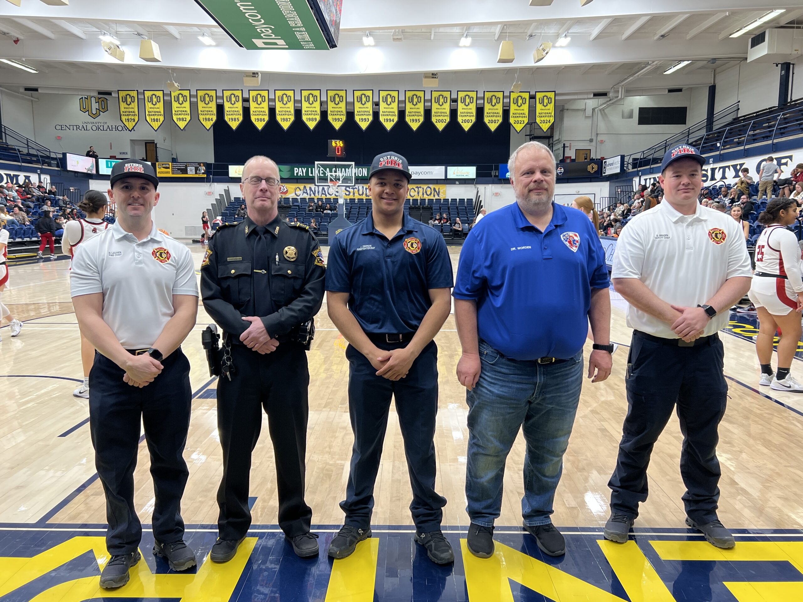 Heroes recognized for saving a Dover players life in Mullhall basketball tournament  Guthrie News Page [Video]